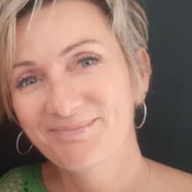 Photo de Marie MAURY - Soins Esséniens à Lagnes sur Holitime